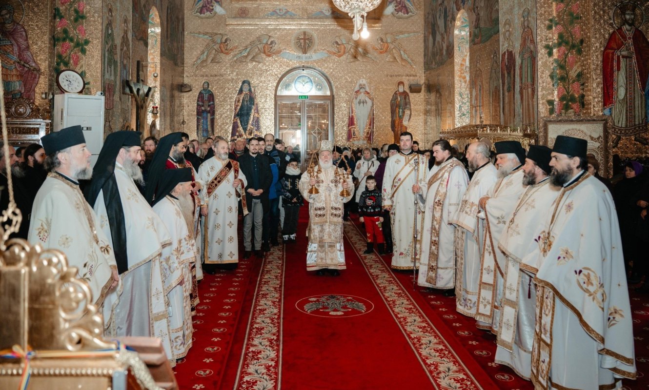 Zi de sărbătoare la Mănăstirea Cocoș 353158