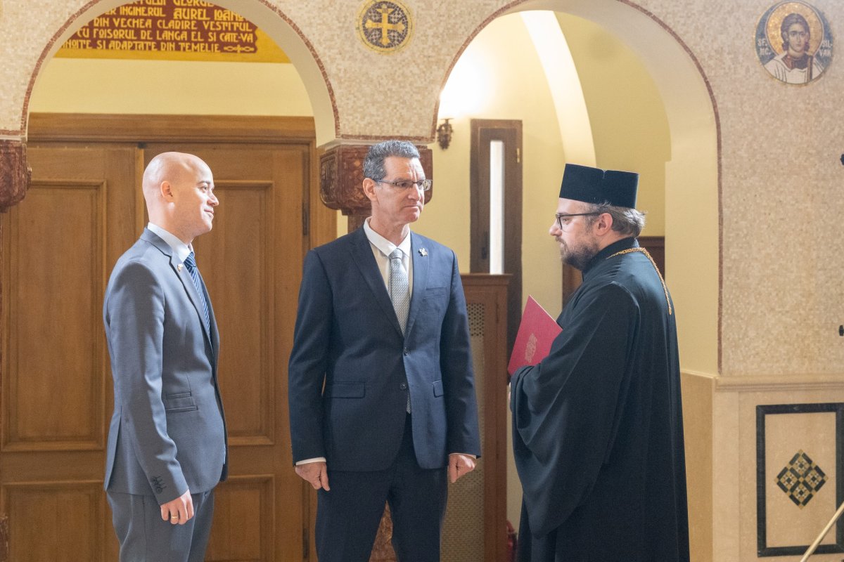 Ambasadorul Israelului la București în vizită la Patriarhia Română 353307