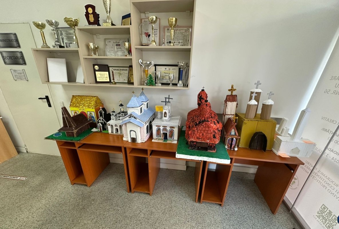 Festivitatea de premiere a proiectului „Biserica - locul unde cerul atinge pământul” 353275