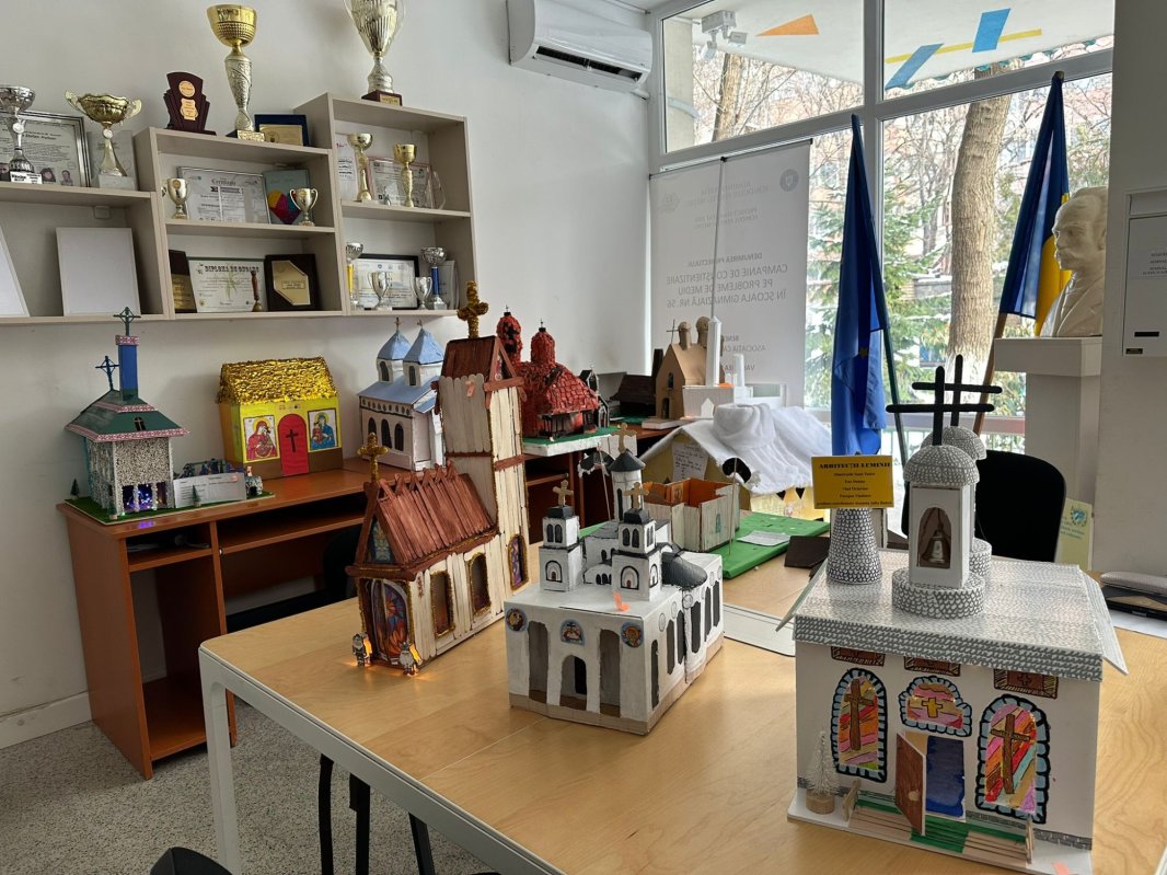 Festivitatea de premiere a proiectului „Biserica - locul unde cerul atinge pământul” 353278