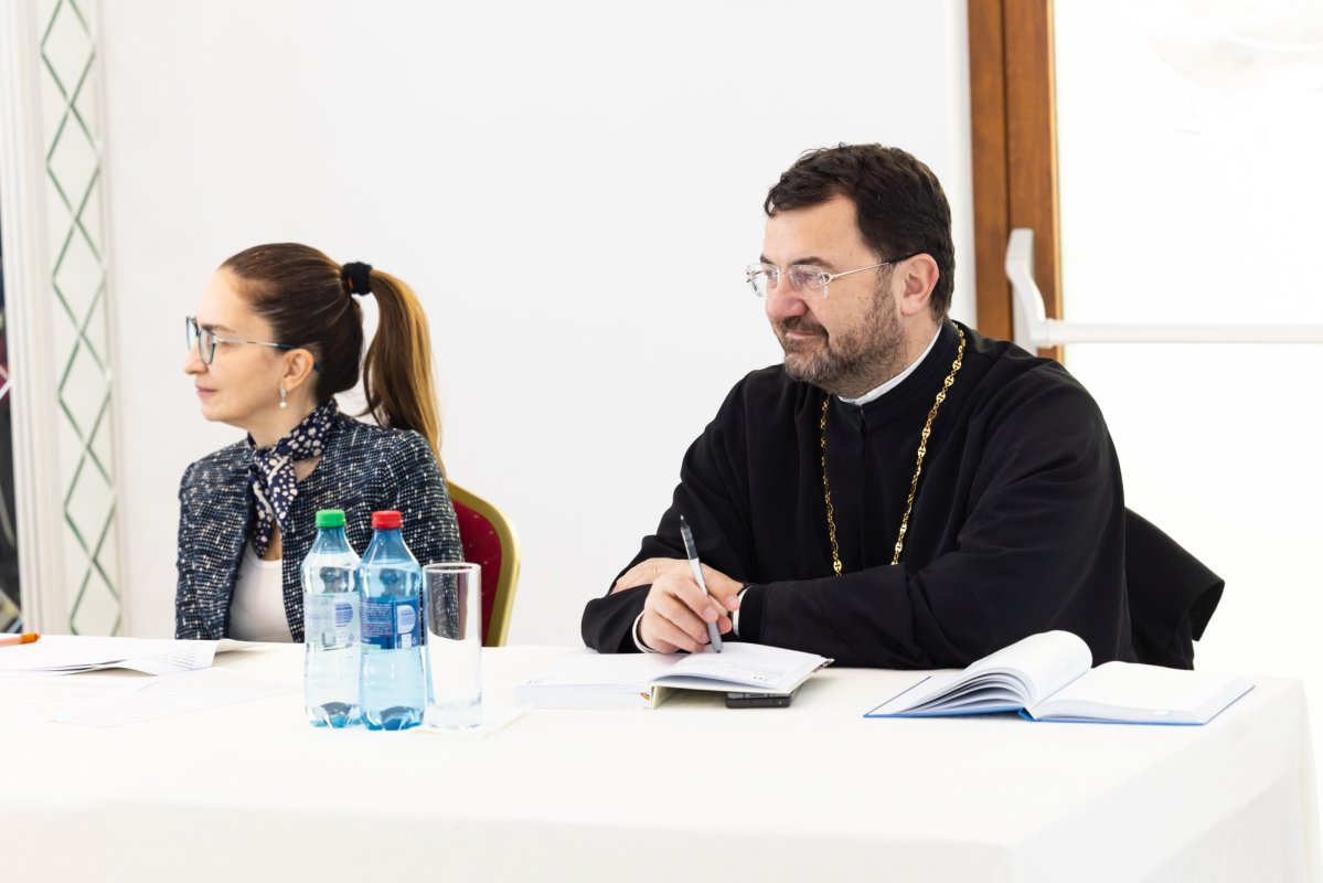 Întâlnire a responsabililor cu gestionarea resurselor umane din eparhii 353296