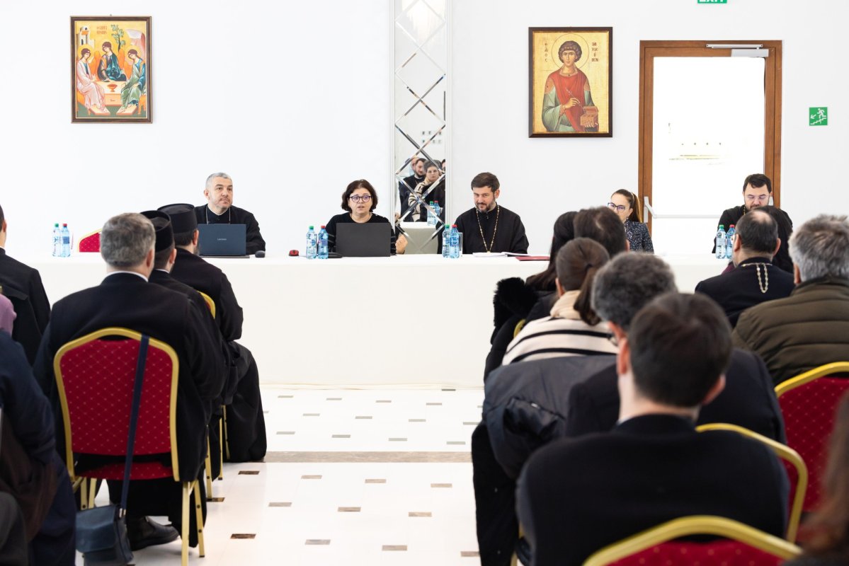 Întâlnire a responsabililor cu gestionarea resurselor umane din eparhii 353297