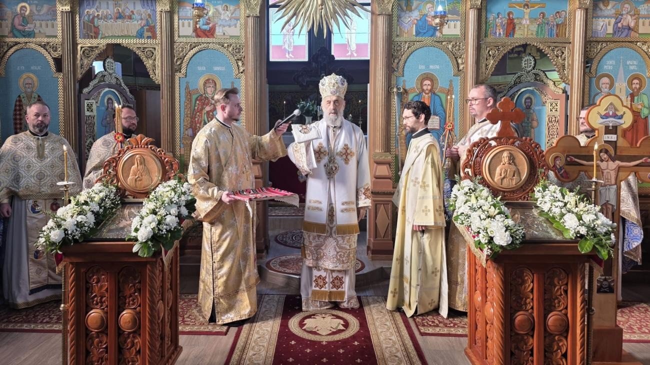 Liturghie arhierească la Biserica „Sfinții Apostoli Petru și Pavel” din Luduș, judeţul Mureş 353258