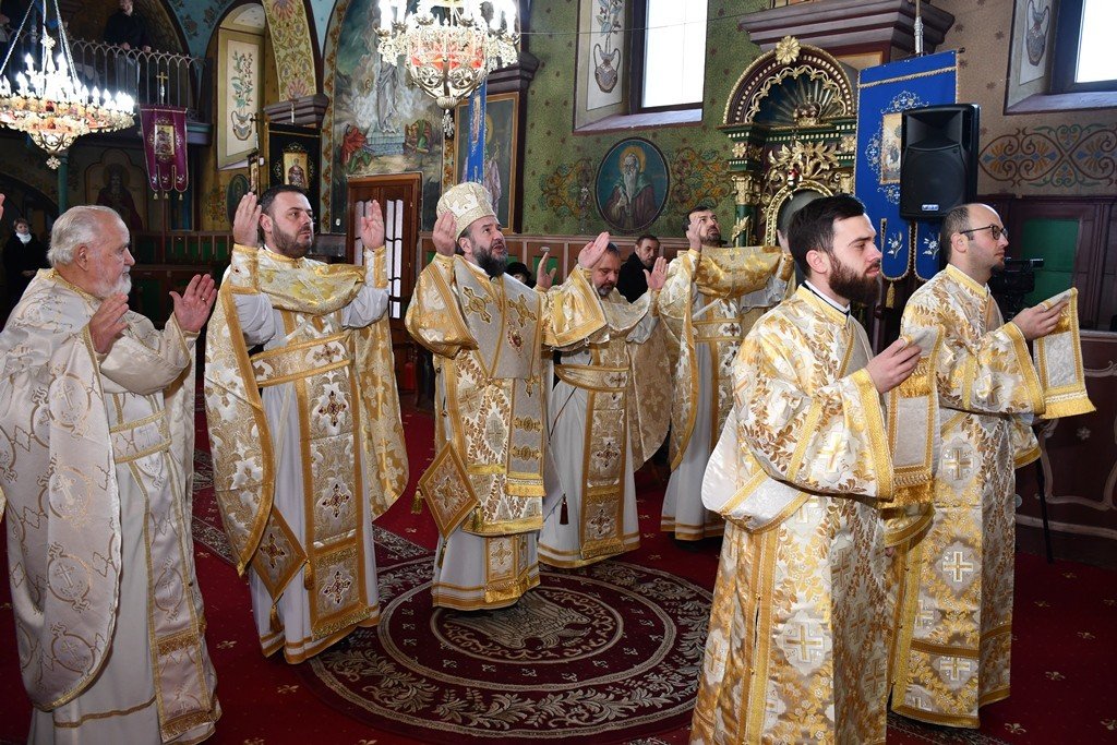 Speranță pentru o biserică degradată din Episcopia Caransebeșului 353281