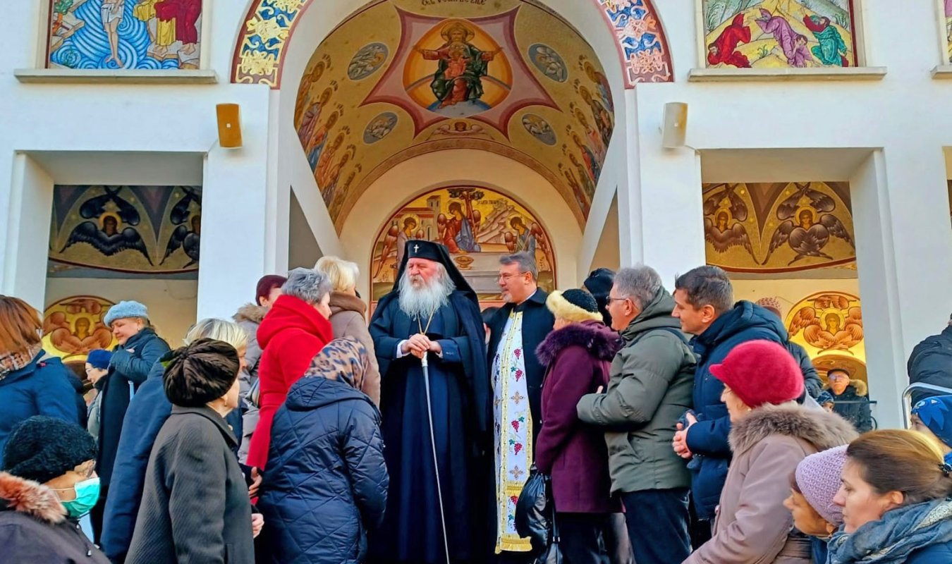 Vizită arhierească la Parohia Dacia din Timișoara 353287