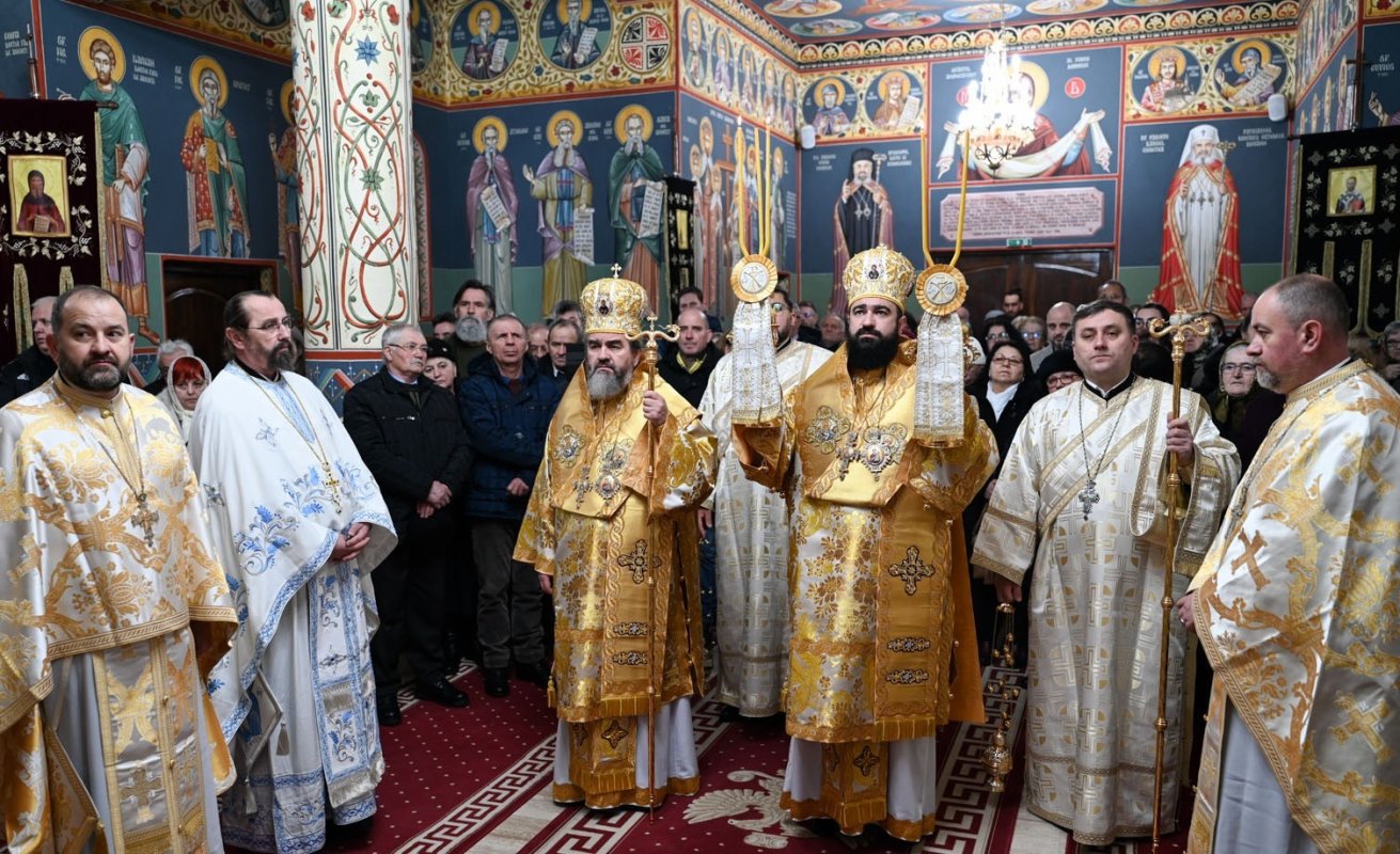 Zi de sărbătoare la Biserica „Sfântul Cuvios Antonie cel Mare” din Hunedoara 353253