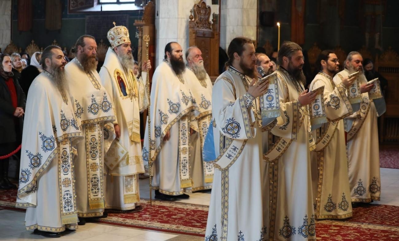 Slujire arhierească la Mănăstirea Sihăstria 353372