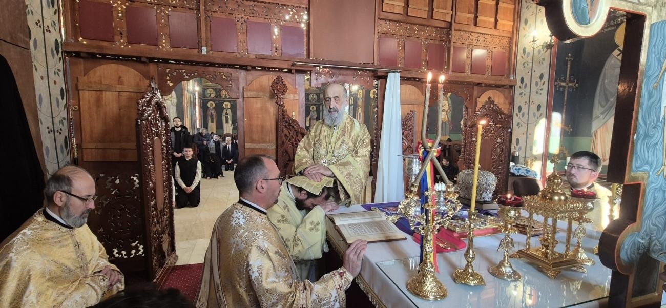 Slujire arhierească la Seminarul Teologic Ortodox din Alba Iulia 353438