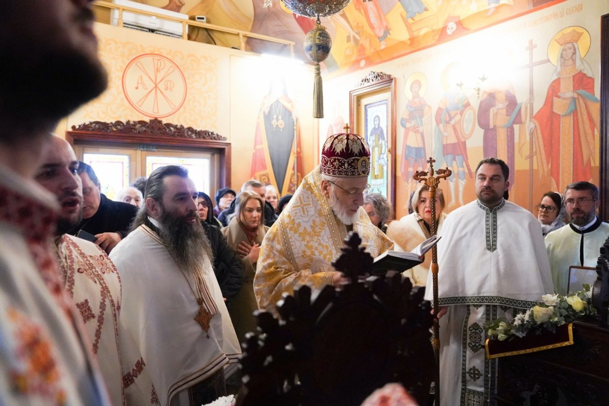 Zi de sărbătoare la un paraclis din Pitești 353455