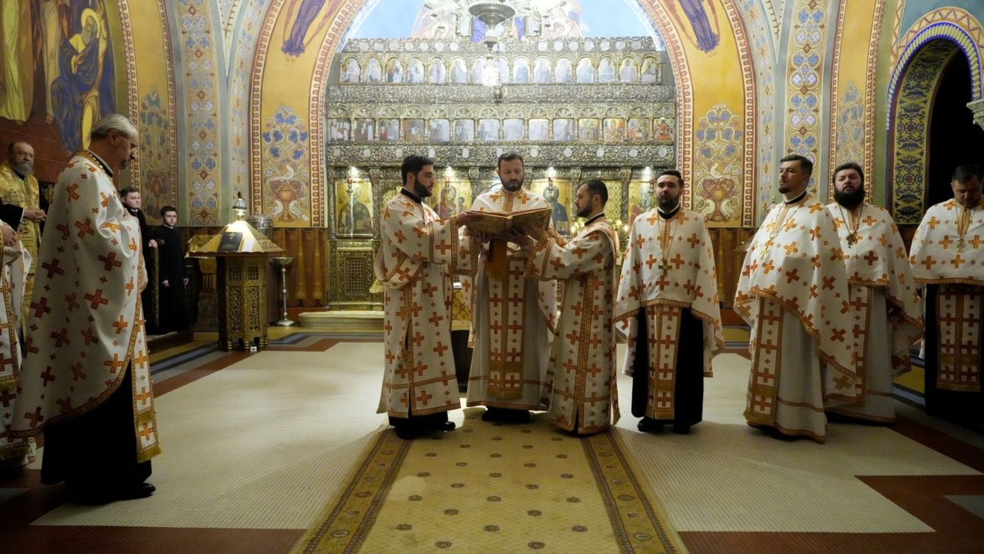 Şedinţa anuală a Adunării eparhiale din Arhiepiscopia Sibiului 353649
