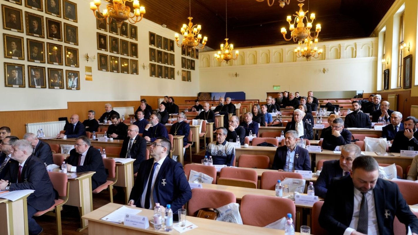 Şedinţa anuală a Adunării eparhiale din Arhiepiscopia Sibiului 353650
