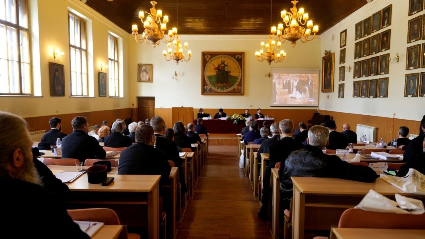 Şedinţa anuală a Adunării eparhiale din Arhiepiscopia Sibiului 353651