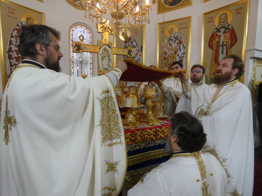 Hirotonie la Paraclisul Catedralei Naționale din București 353773