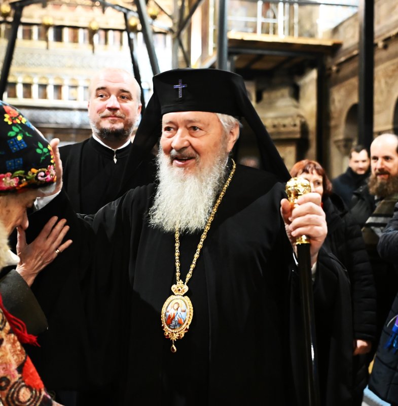 Înaltpreasfinţitul Părinte Mitropolit Andrei a sărbătorit 77 de ani prin rugăciune 353700