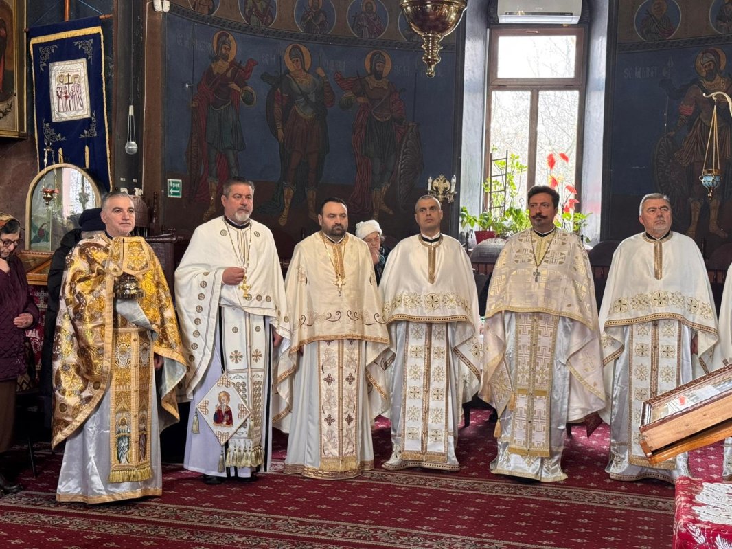 Vizită arhierească la o parohie din Teleorman 353768