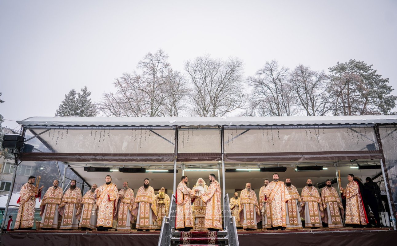 Binecuvântare arhierească pentru credincioșii suceveni 353857