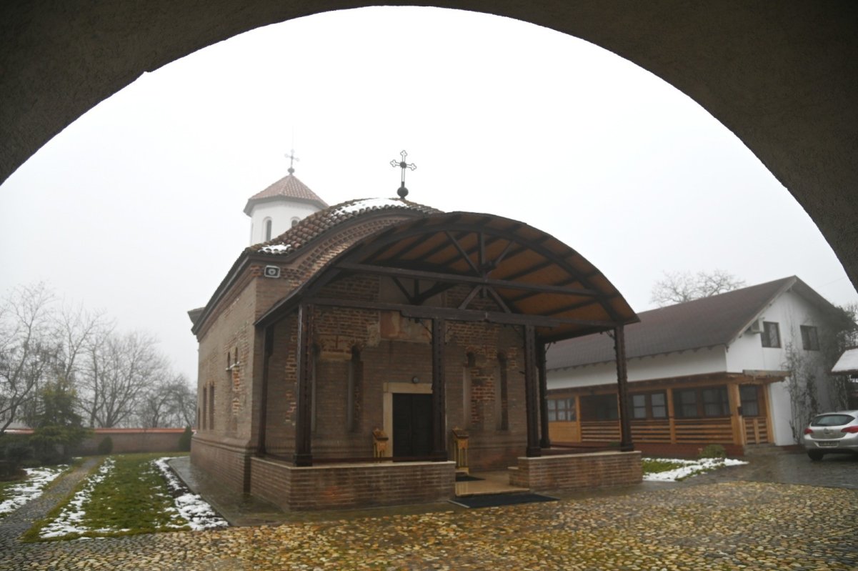 Hramul Mănăstirii Strâmbu‑Găiseni din județul Giurgiu 353907