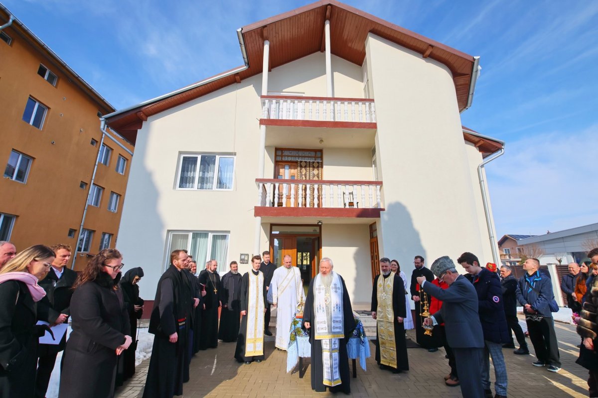 Slujire arhierească la Biserica „Învierea Domnului” din Turda 353856