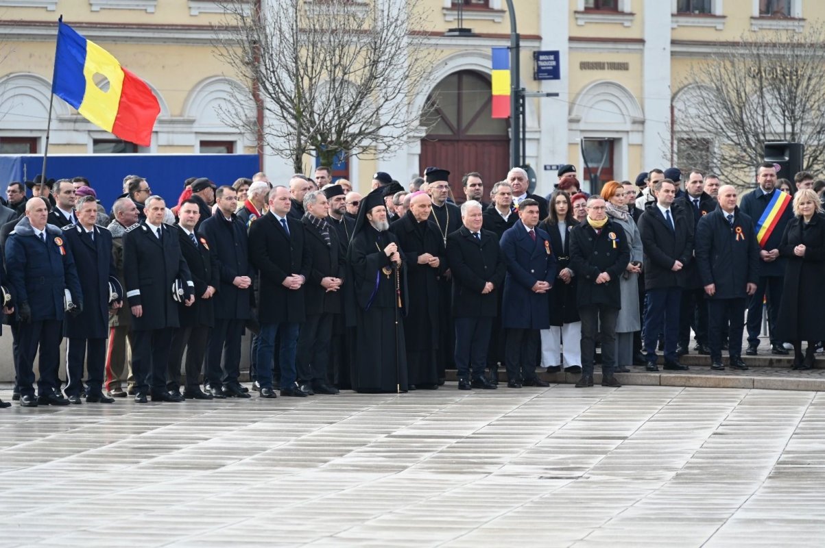 Parastas pentru Episcopul Roman Ciorogariu și serbare dedicată Unirii la Oradea 353947