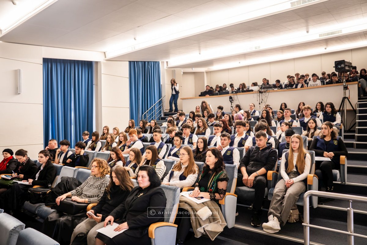 Simpozionul național „Valori perene în creația Mitropolitului Bartolomeu Valeriu Anania” la Suceava 353961