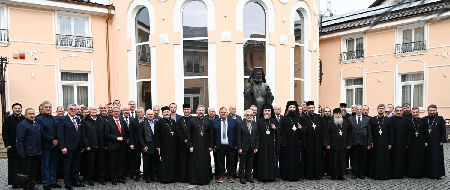 Şedința anuală de lucru a Consiliului și a Adunării eparhiale la Deva 354083