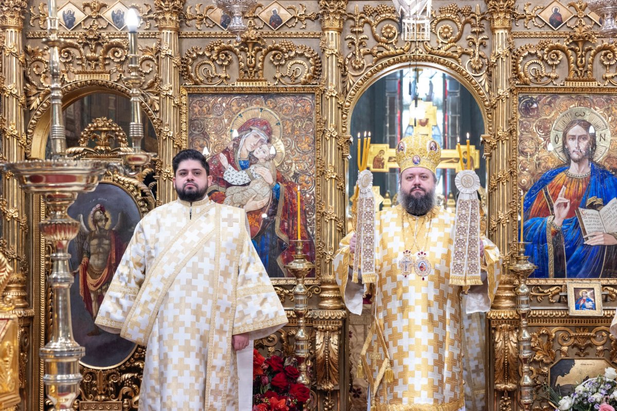 Sfinții Trei Ierarhi cinstiți la Catedrala Patriarhală 354104