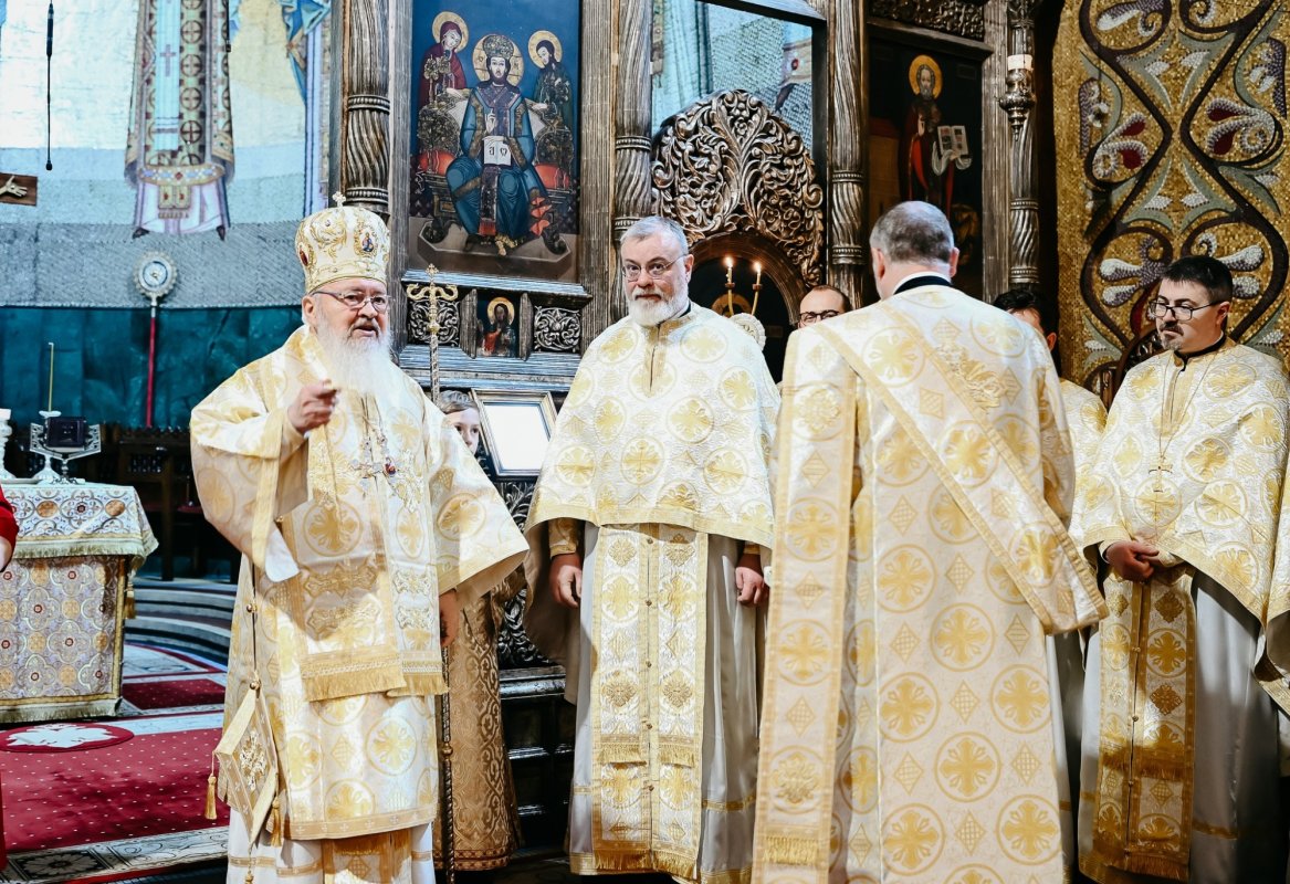 Sfinții Trei Ierarhi, cinstiți de școlile teologice clujene la Catedrala Mitropolitană din Cluj‑Napoca 354229