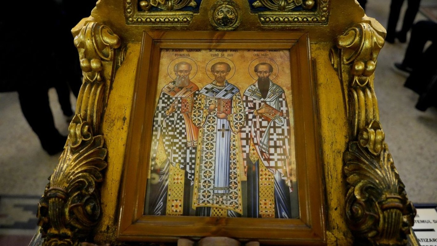 Sfinţii Trei Ierarhi, prăznuiţi la Sibiu 354201