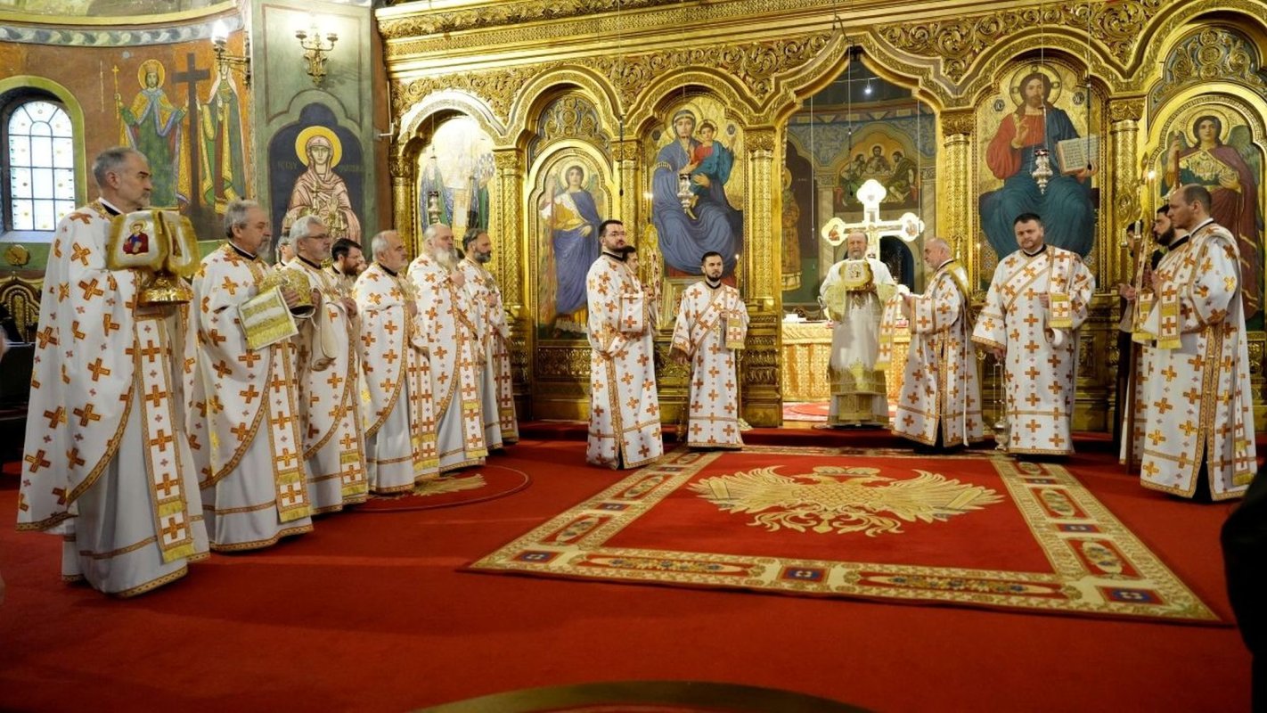 Sfinţii Trei Ierarhi, prăznuiţi la Sibiu 354202