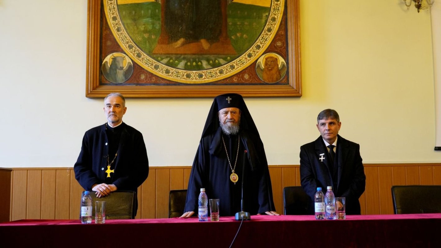 Sfinţii Trei Ierarhi, prăznuiţi la Sibiu 354206