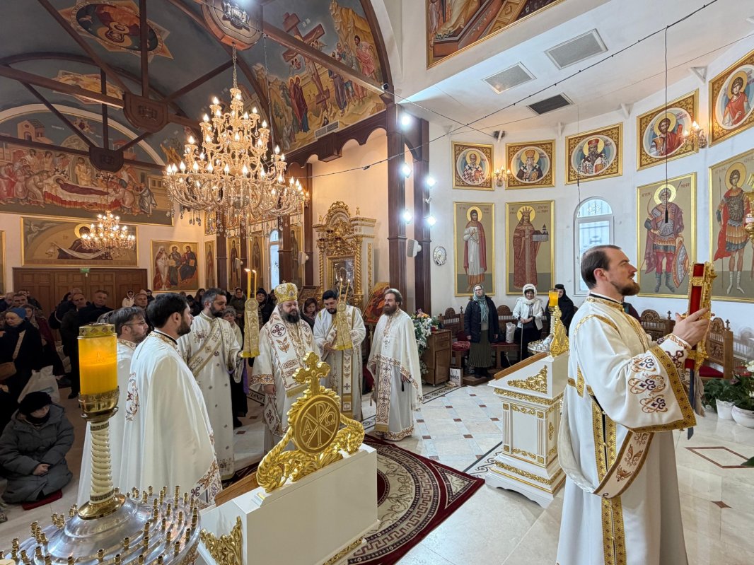 Popas de rugăciune la Paraclisul Catedralei Naționale 354347