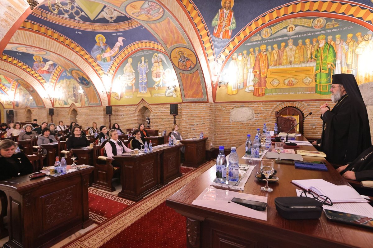 Întrunirea femeilor ortodoxe misionare din Eparhia Buzăului și Vrancei 354426