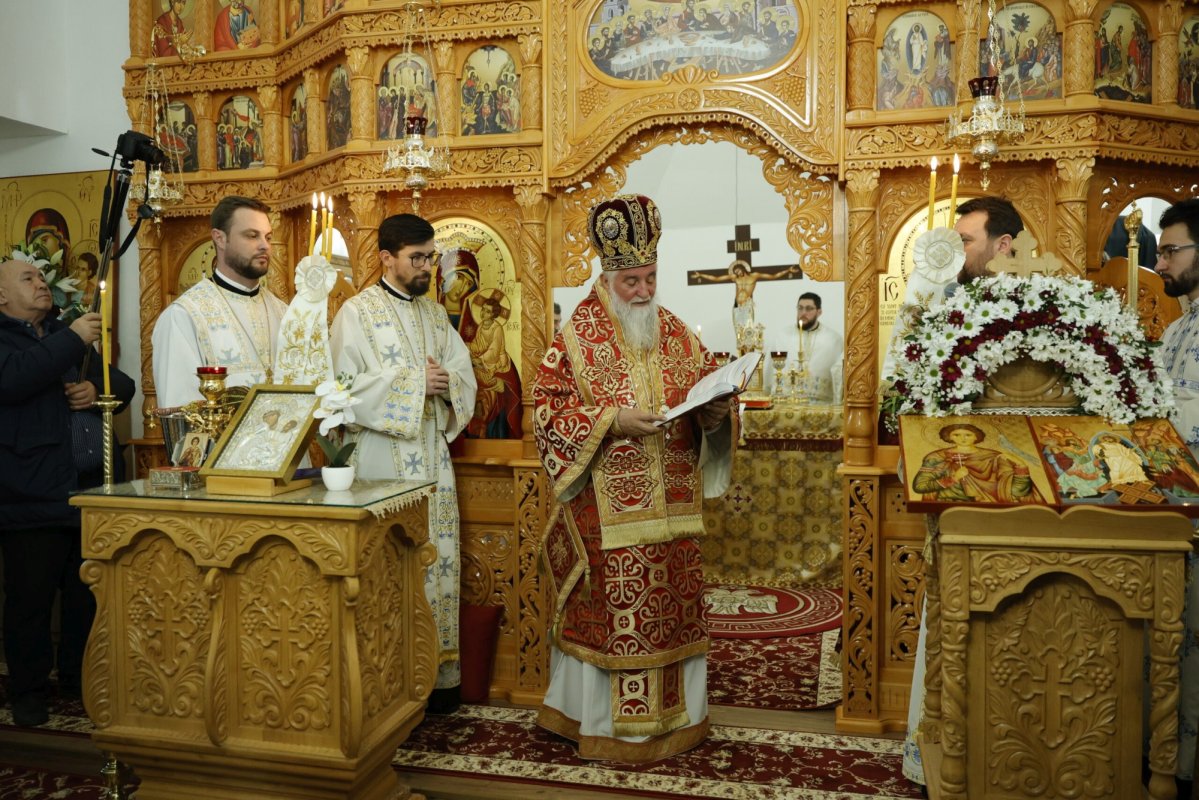 Momente de binecuvântare la două mănăstiri din Oltenia  354431