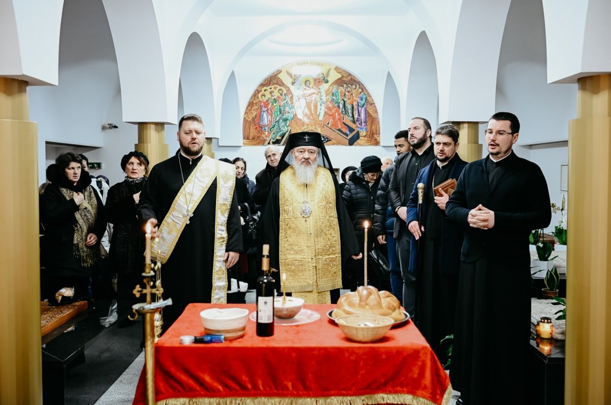 Parastas pentru Episcopul Nicolae Ivan și Mitropolitul Bartolomeu Anania 354380