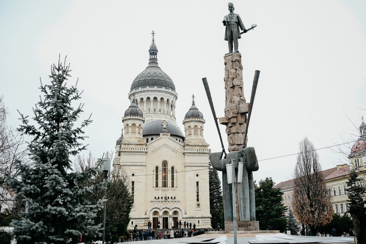 Parastas pentru Episcopul Nicolae Ivan și Mitropolitul Bartolomeu Anania 354383