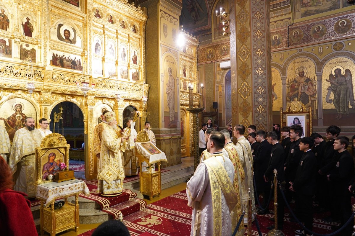 Popas de rugăciune la catedrala din Târgoviște 354403