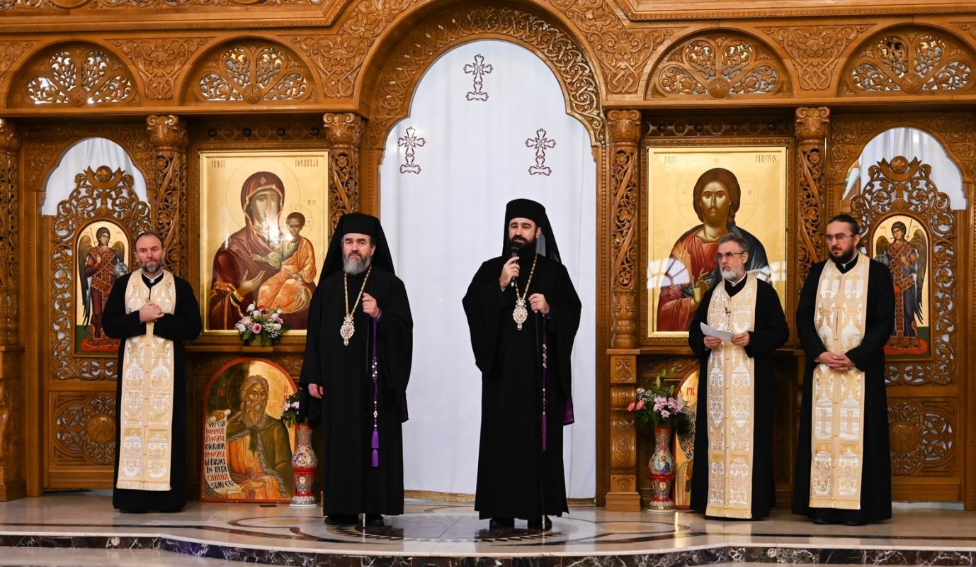 Sărbătoare la catedrala din Deva 354463