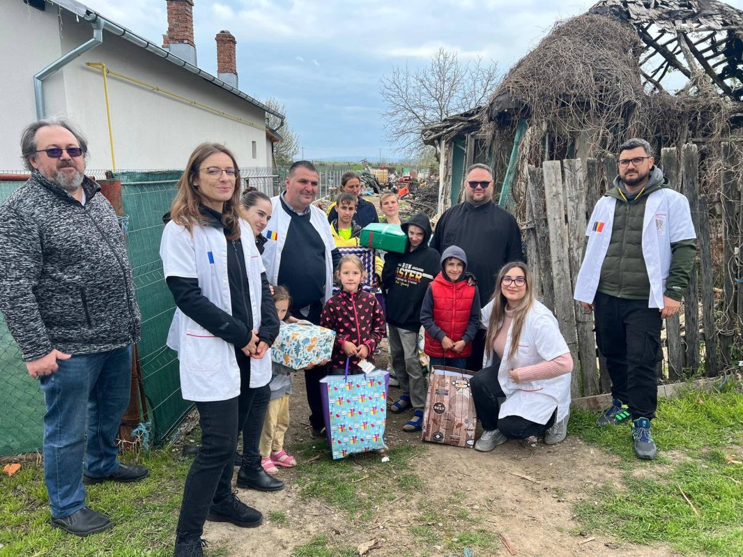 Centenarul Patriarhiei Române, noi sfinţi români şi sfinţirea picturii Catedralei Naţionale 354550