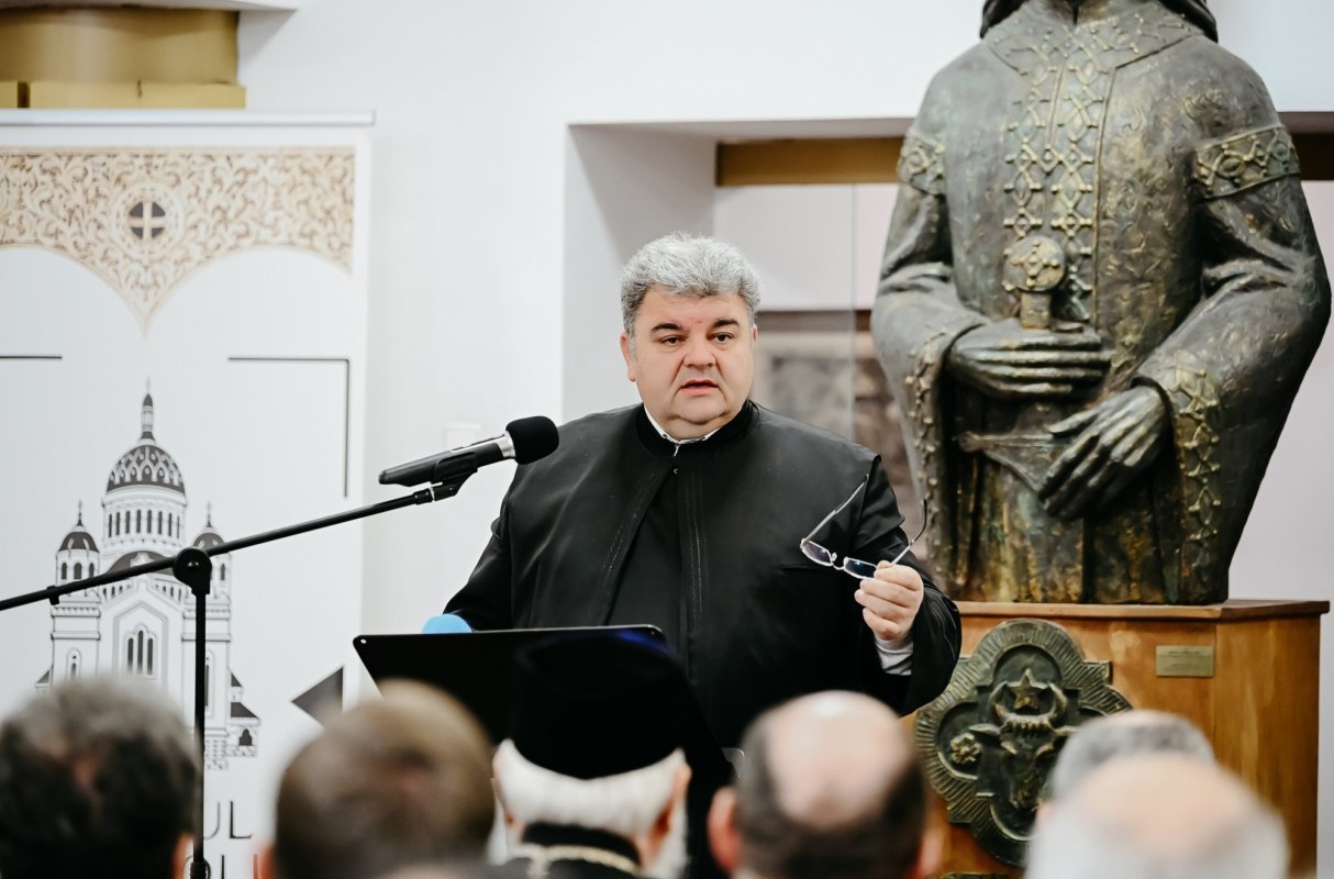 Sesiune ştiinţifică dedicată Episcopului Nicolae Ivan 354704