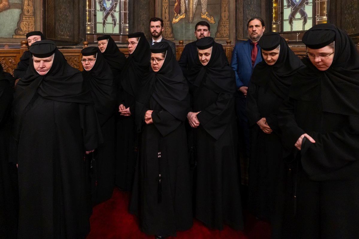 Ultima slujbă de pomenire pentru cele 16 femei românce cu viață sfântă 354654