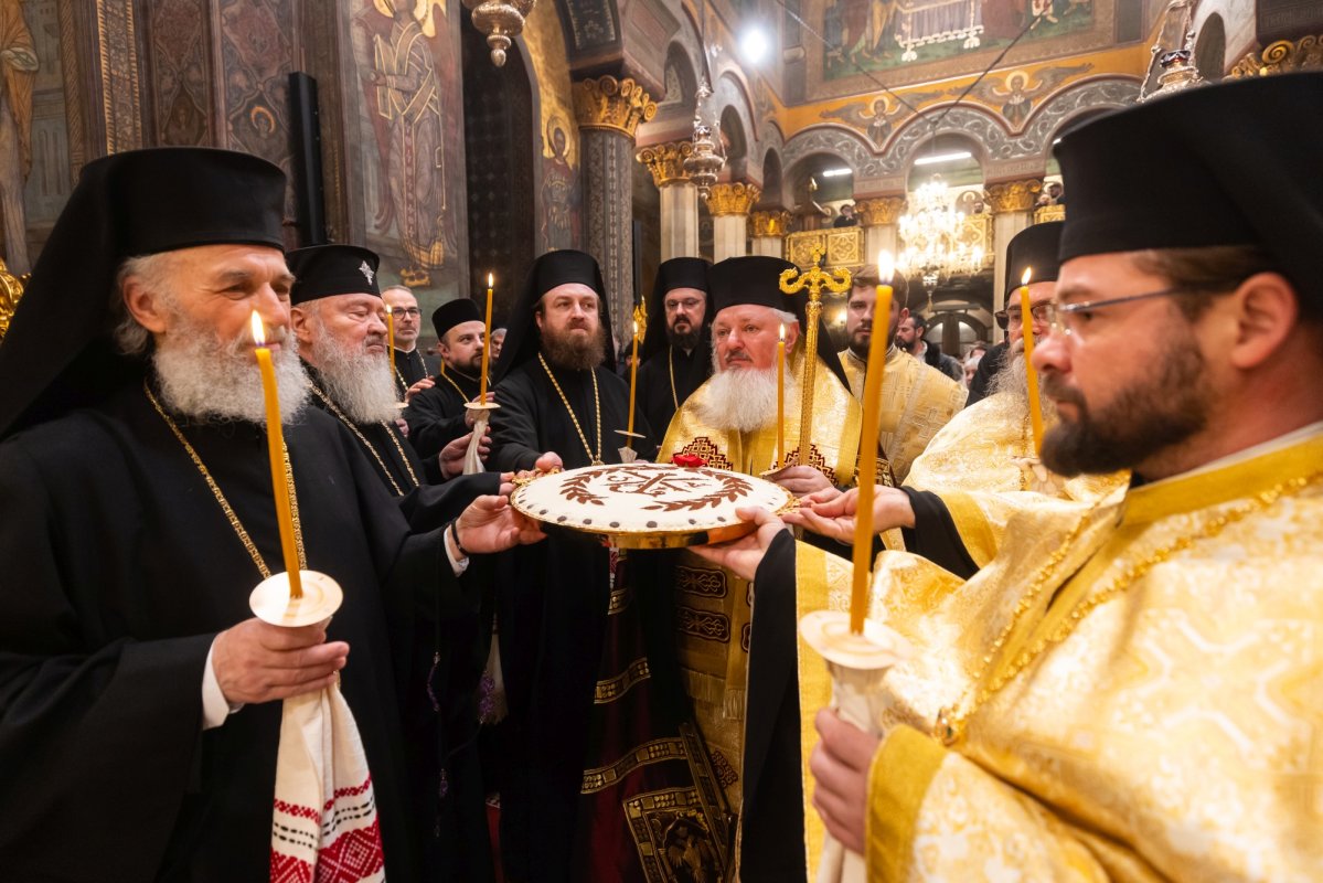 Ultima slujbă de pomenire pentru cele 16 femei românce cu viață sfântă 354680