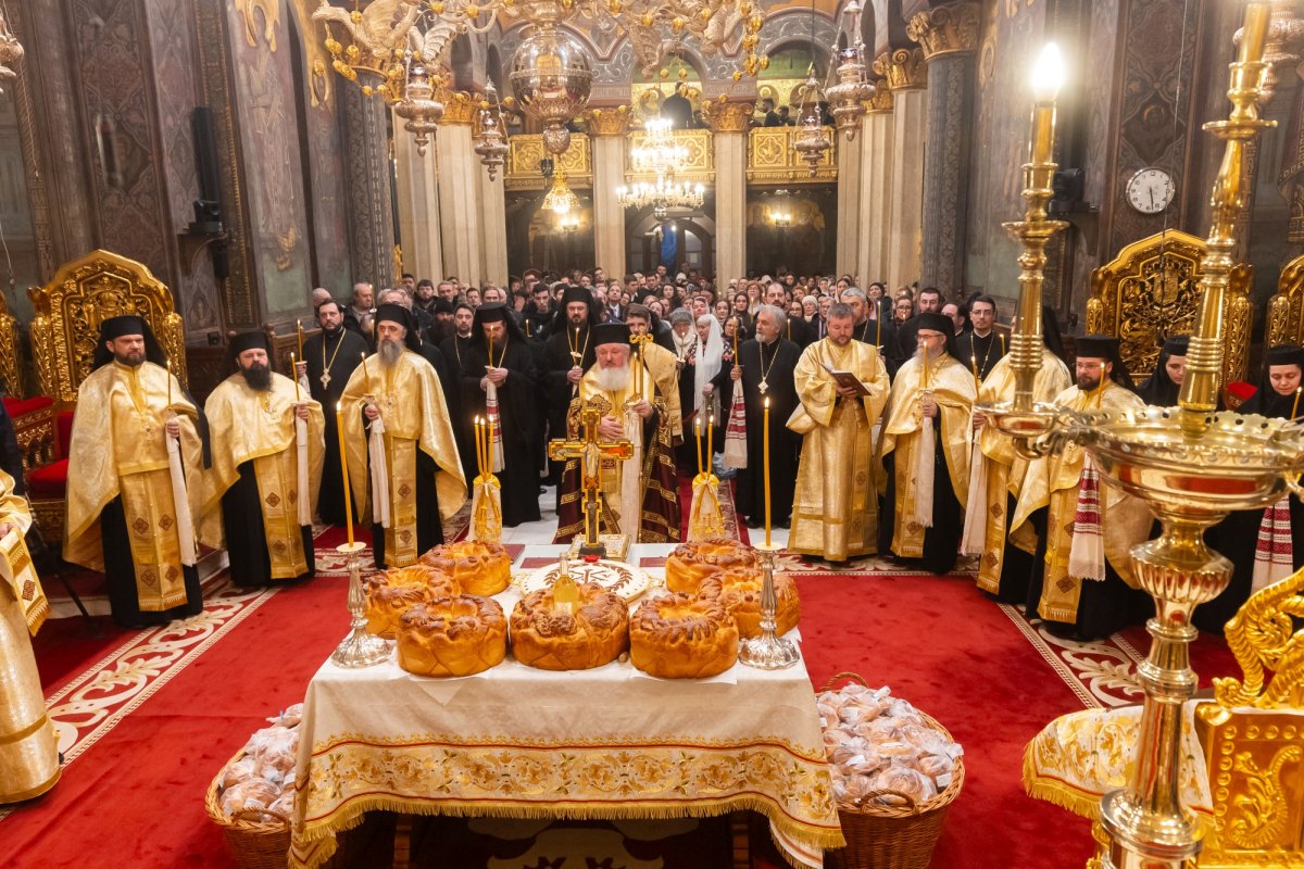 Ultima slujbă de pomenire pentru cele 16 femei române cu viață sfântă 354675