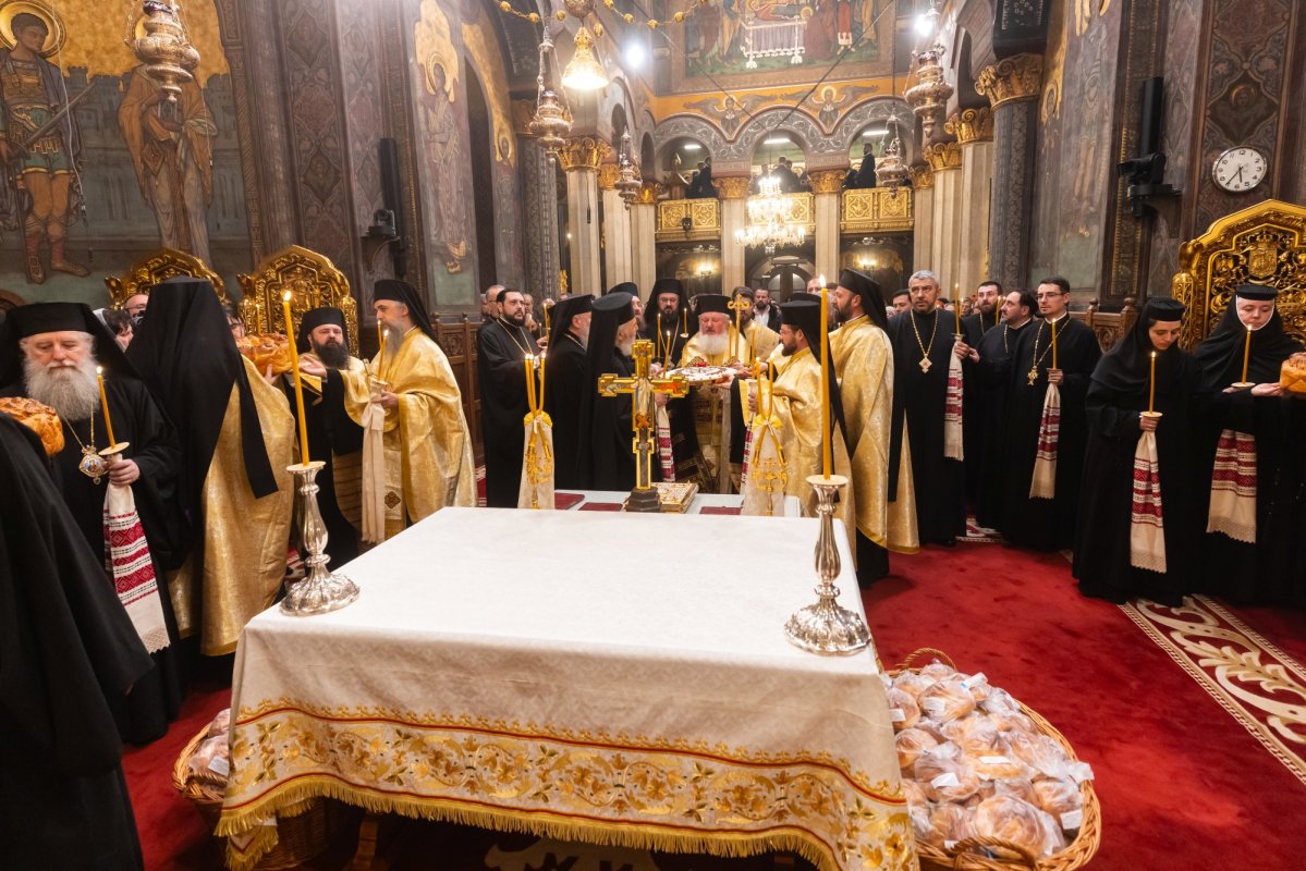 Ultima slujbă de pomenire pentru cele 16 femei române cu viață sfântă 354681