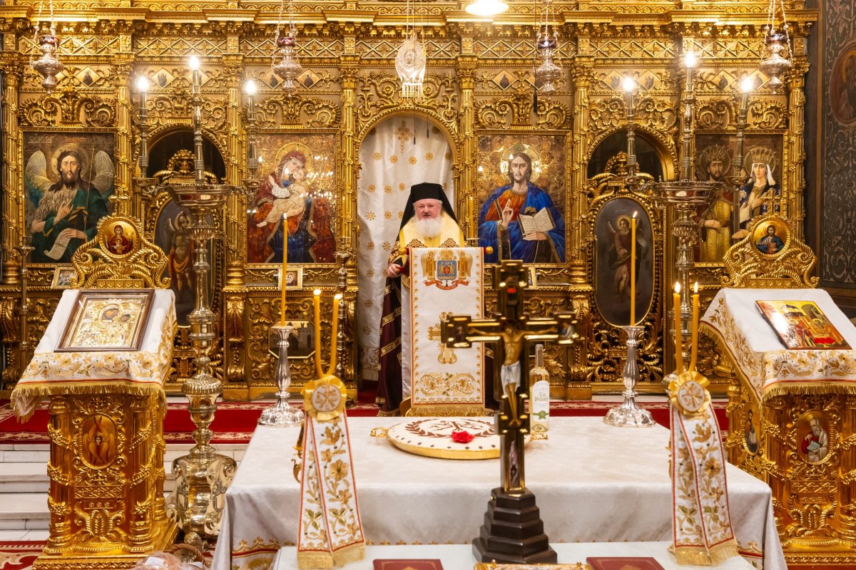 Ultima slujbă de pomenire pentru cele 16 femei române cu viață sfântă 354685