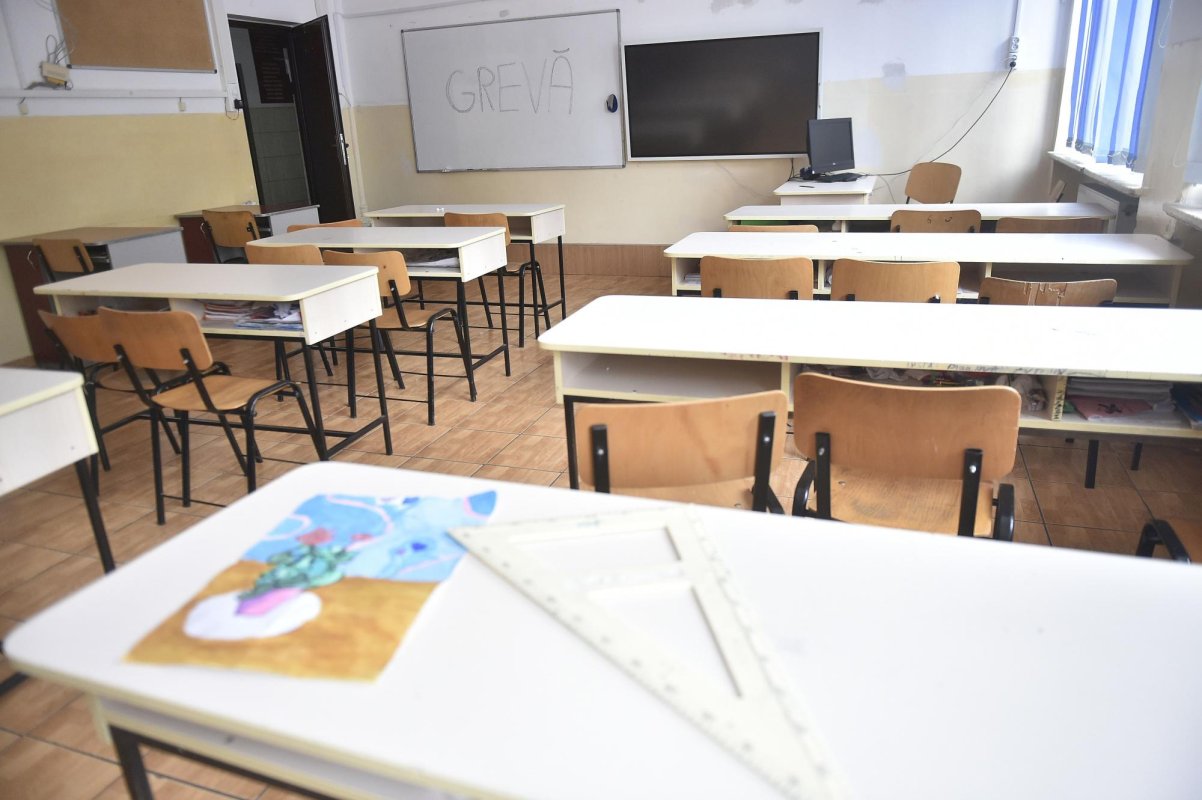 Peste 70% dintre profesori sunt de acord cu greva generală 354698