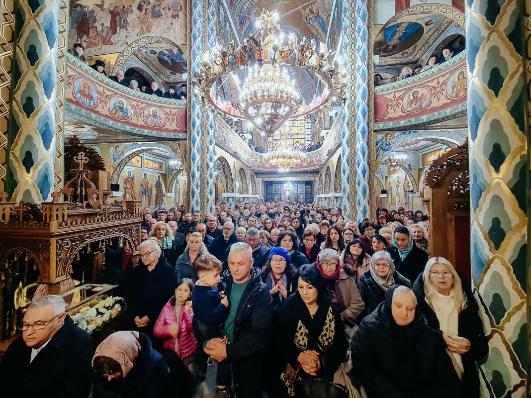 Slujire arhierească la Biserica „Sfântul Apostol Toma” din Cluj‑Napoca 354964
