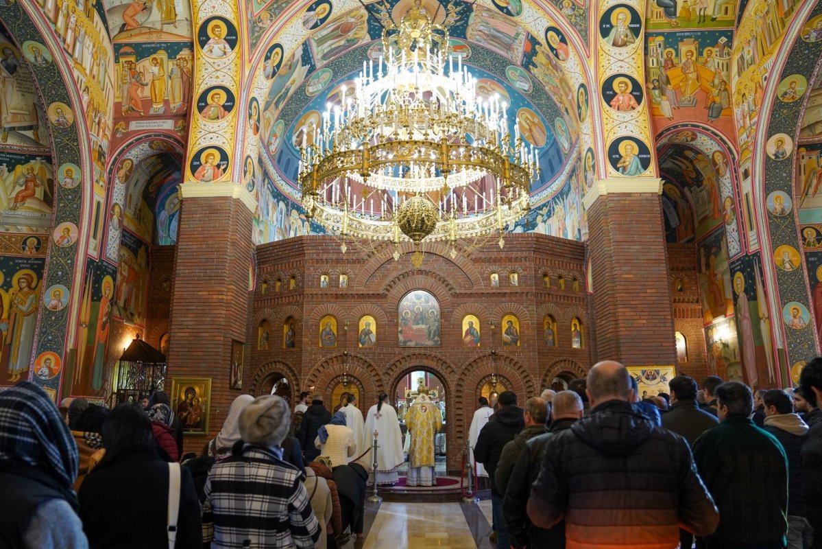 Un nou policandru pentru Catedrala Arhiepiscopală din Curtea de Argeș 354977