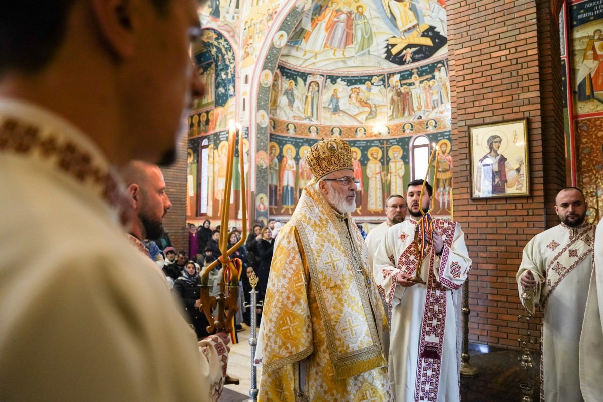 Un nou policandru pentru Catedrala Arhiepiscopală din Curtea de Argeș 354978