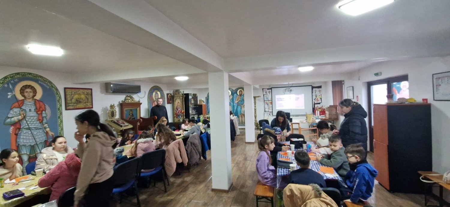 Atelier creativ pentru copii la o parohie din Ialomița 355058