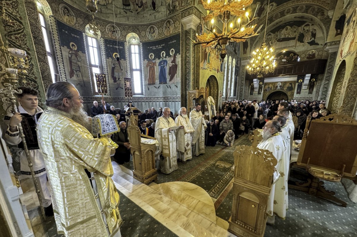 Binecuvântare arhierească în localitatea Bilbor, judeţul Harghita 355049